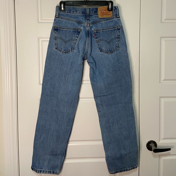 550 Levi’s Straight Leg Jean - Picture 2 of 3